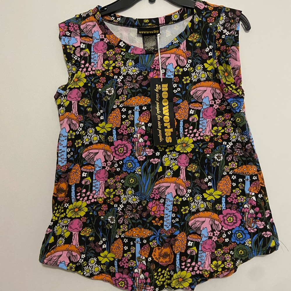 NWT NOOWORKS 🍄Muscle Tee🍄